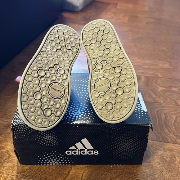 ADIDAS Princes shoes size 10 toddler - Picture 5 of 8